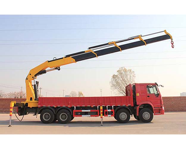 隨車(chē)起重動(dòng)輸車(chē)、隨車(chē)吊